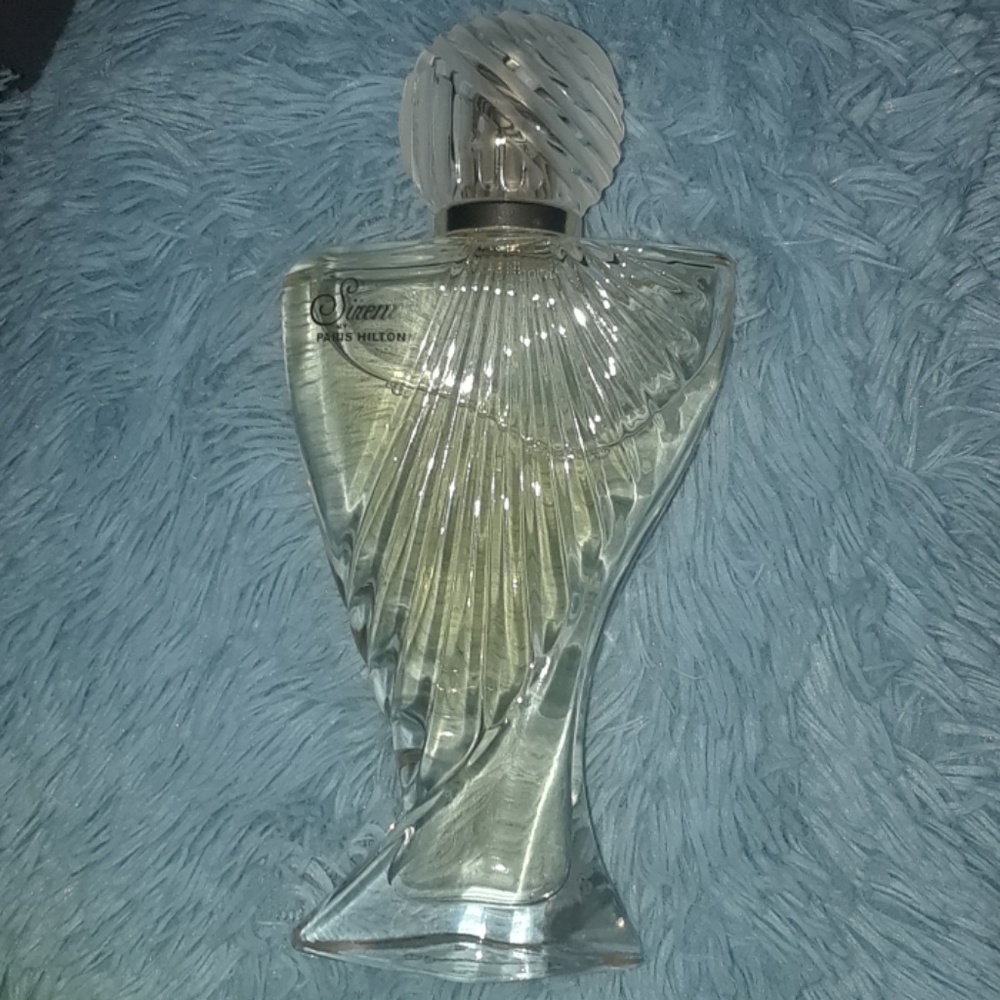 Paris Hilton Siren perfume